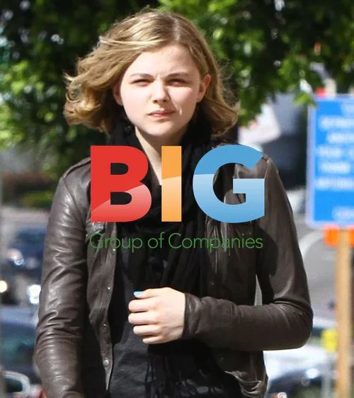 Chloe Moretz leaves Spanish Kitchen with mum and friend