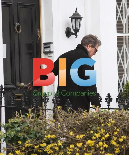Hugh Grant Visits Liz Hurley
