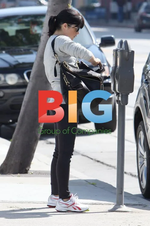 Selma Blair Leaving Coffee Shop