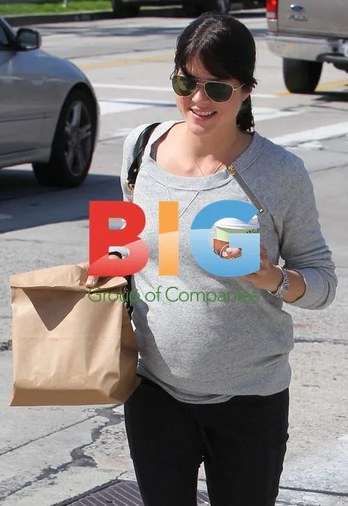 Selma Blair Leaving Coffee Shop