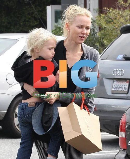 Naomi Watts carrying son Sasha