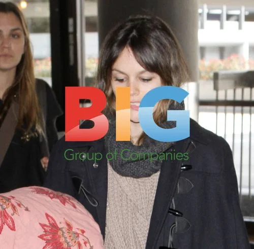 Rachel Bilson at LAX