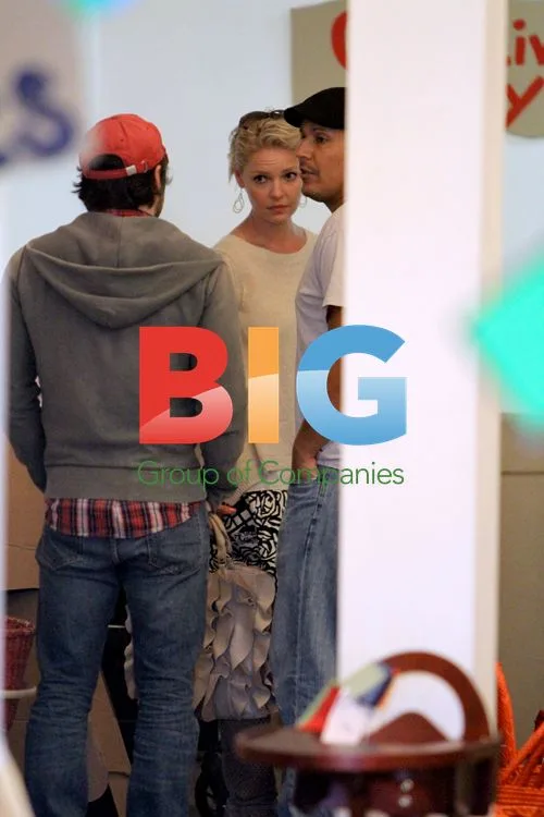 Katherine Heigl out shopping