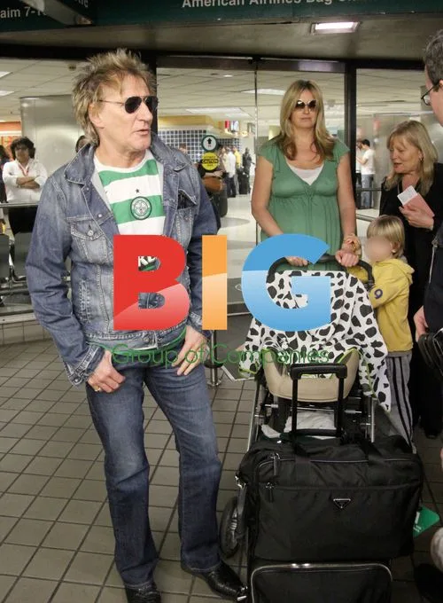 Rod Stewart Arrives in Miami with Family