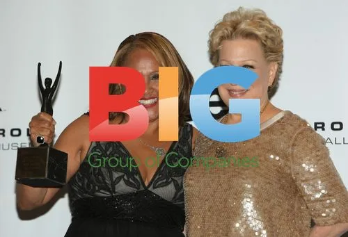 Darlene Love and Bette Midler at Rock Hall Induction