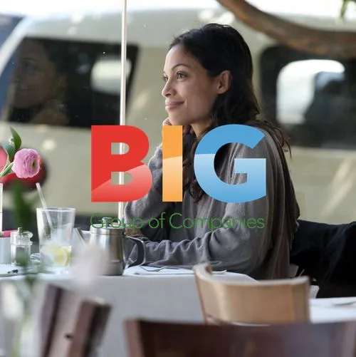 Rosario Dawson Lunches With Friend