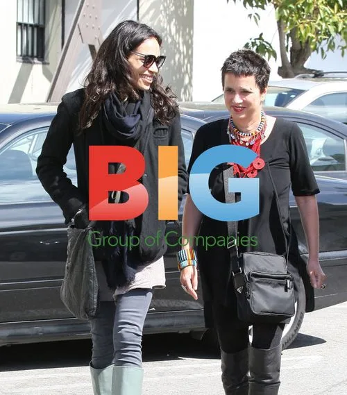Rosario Dawson Spotted Having Lunch in West Hollywood