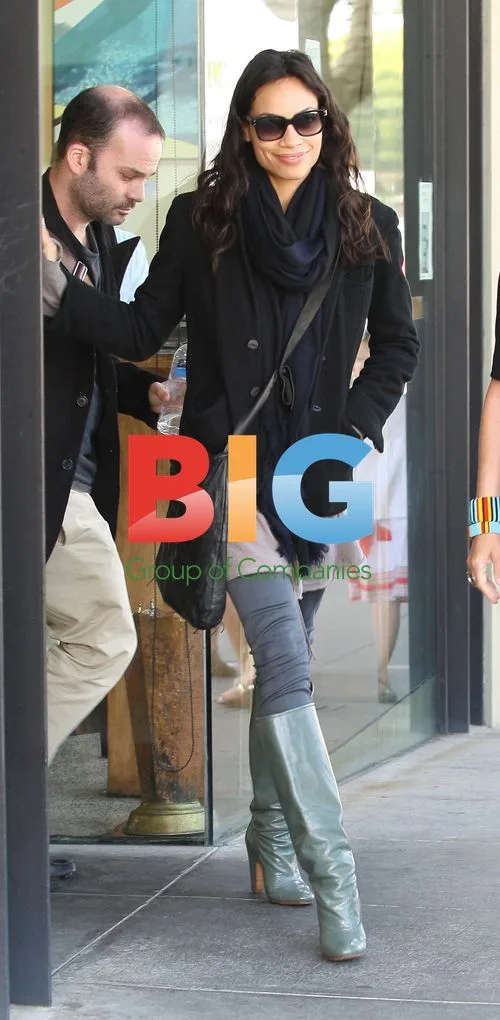 Rosario Dawson Lunch in Brentwood