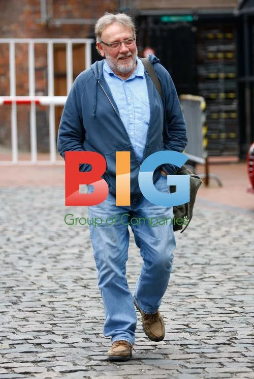 Coronation Street Cast on Set