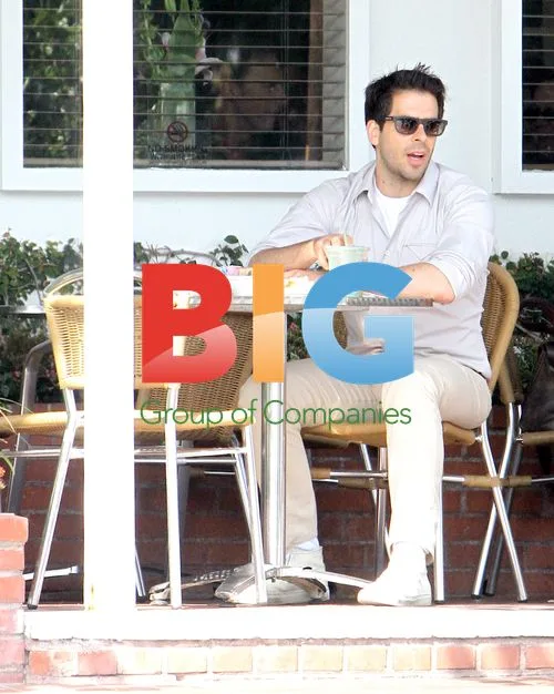 Eli Roth Gets Lunch in Beverly Hills