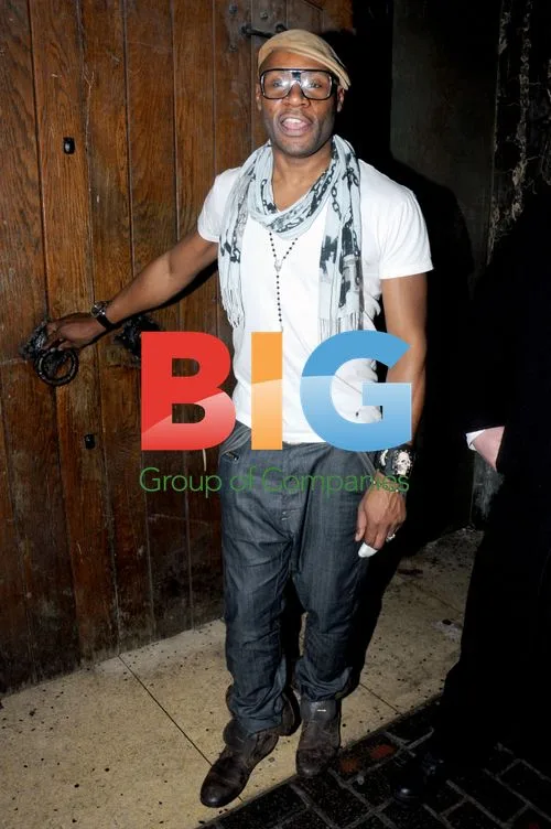 Paul Davis at London Night Club
