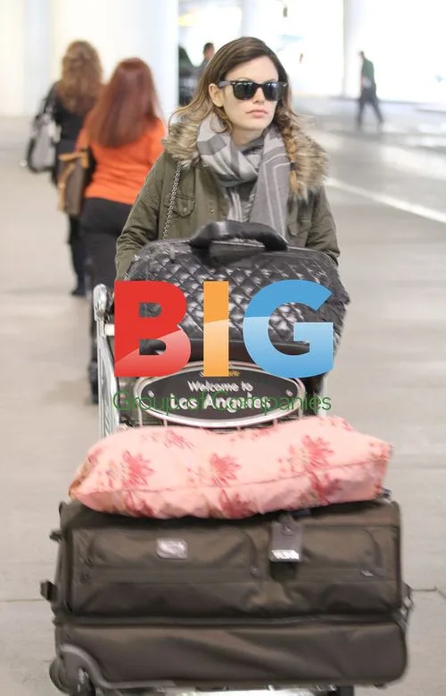 Rachel Bilson at LAX