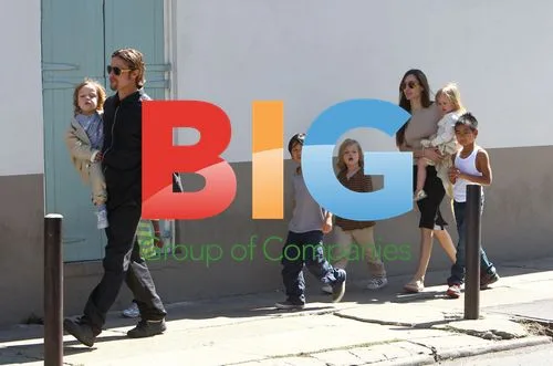 Brad Pitt and Angelina Jolie with kids in New Orleans