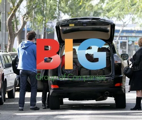 Jennifer Love Hewitt and Alex Beh Load Up Car