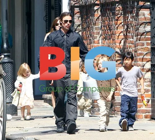 Brad Pitt and Angelina Jolie with Kids in New Orleans