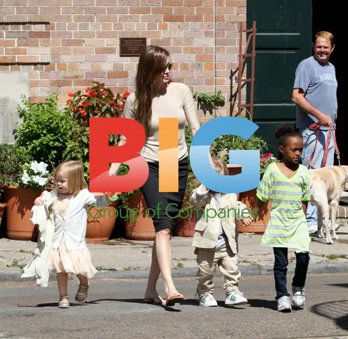 Brad Pitt and Angelina Jolie with Kids in New Orleans