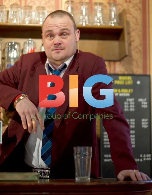 Al Murray Poses for Climate Week Pub Quiz