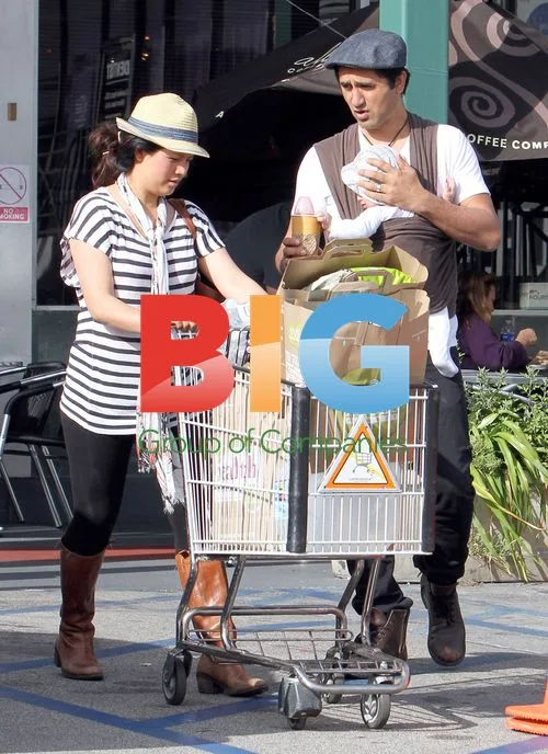 Cliff Curtis on baby duty shopping at Whole Foods
