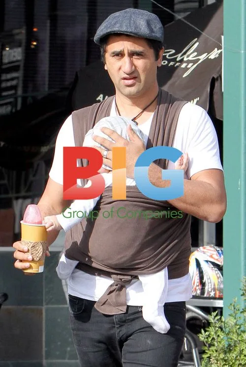 Cliff Curtis Shopping with Family