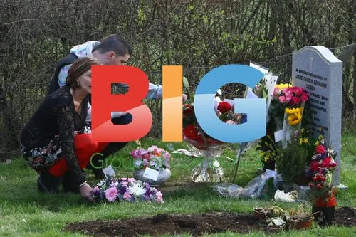 Jackiey Budden at Jade Goody's Grave