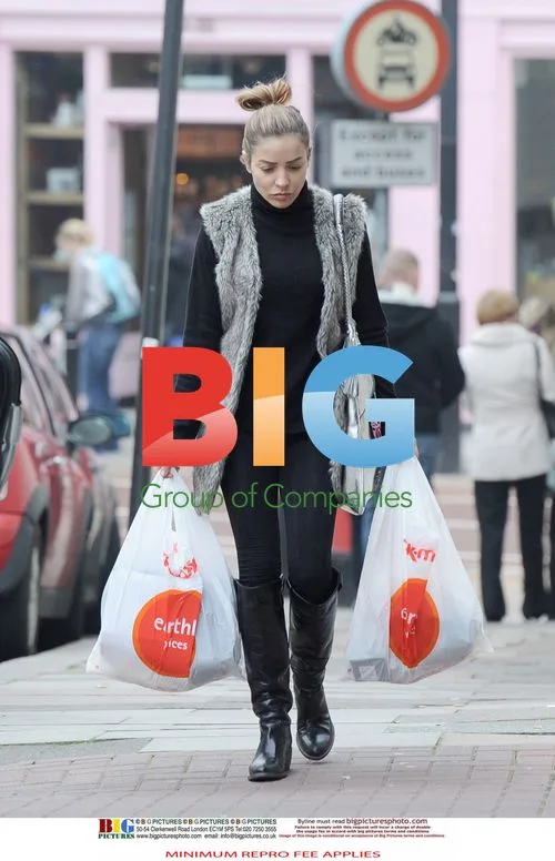 Elen Rivas spotted shopping at TK Maxx