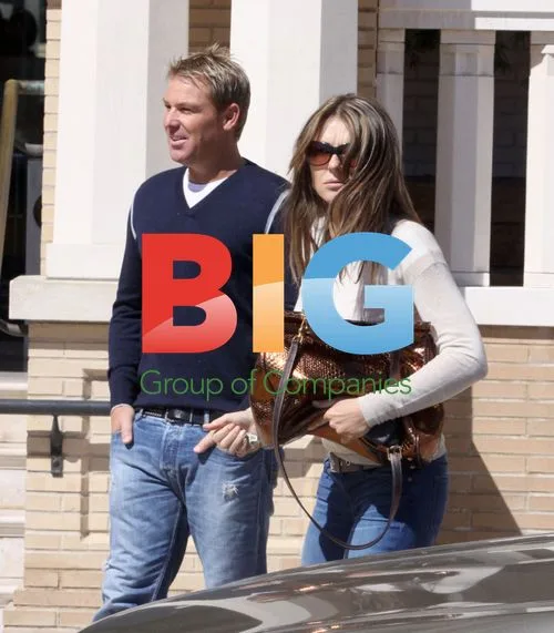 Liz Hurley Shopping with Shane Warne