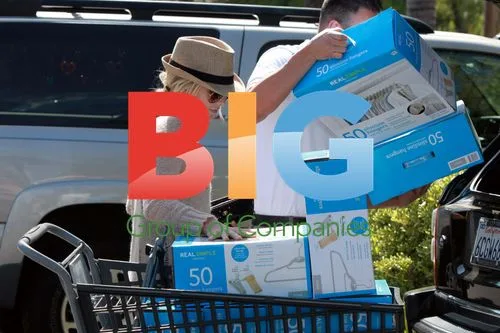 Julianne Hough Visits Bed Bath & Beyond