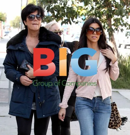 Kris Jenner and Kourtney Kardashian Antique Shopping