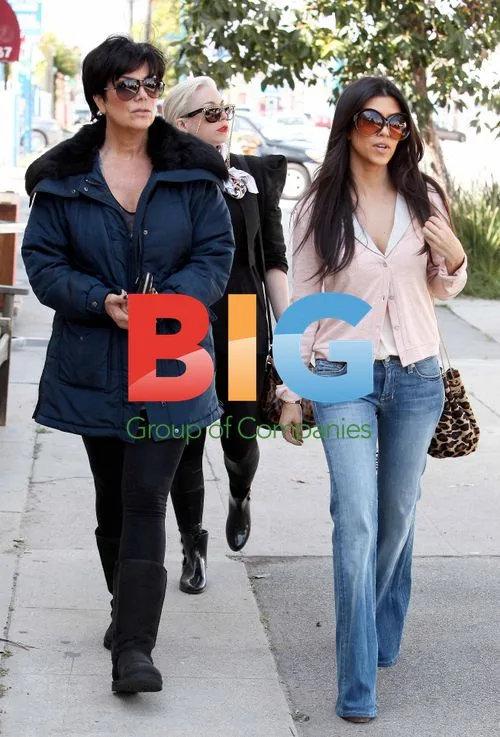 Kris Jenner and Kourtney Kardashian Shop for Antiques