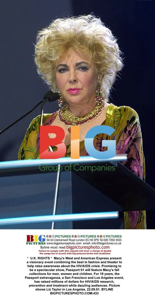 Elizabeth Taylor at Passport 01 Fashion Show