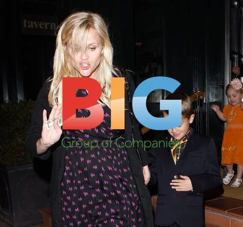 Reese Witherspoon's Birthday Dinner