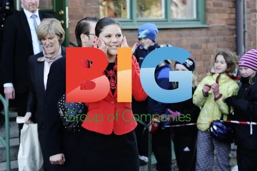 Crown Princess Victoria and Prince Daniel visit bakery