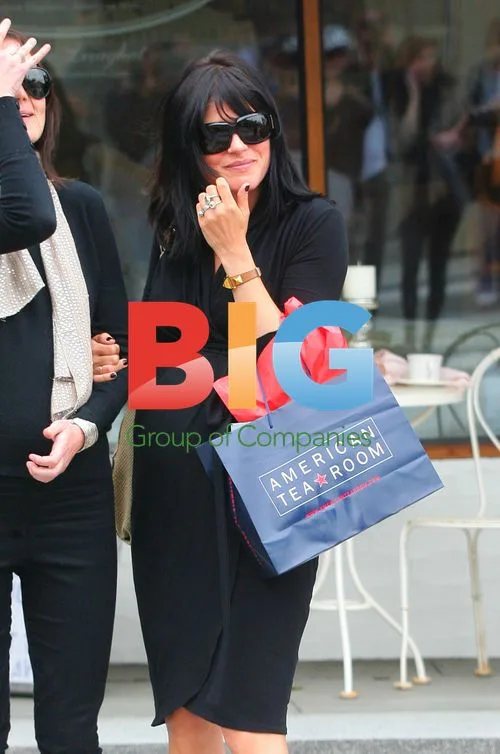 Pregnant Selma Blair Leaving Restaurant
