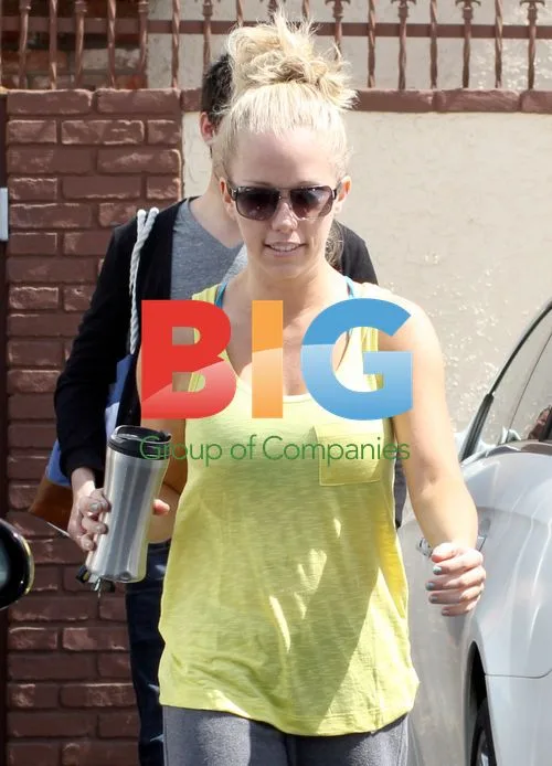 Kendra Wilkinson at DWTS Rehearsal
