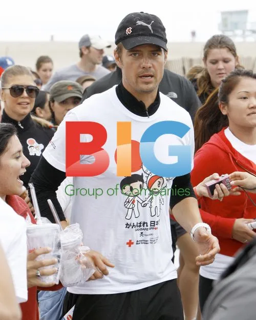 Josh Duhamel and Fergie Run in Tokidoki Relief Run