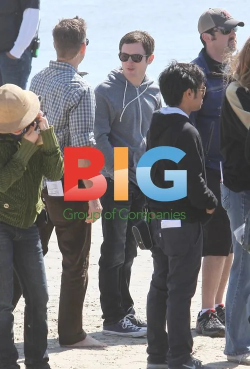 Elijah Wood Filming Wilfred in Santa Monica