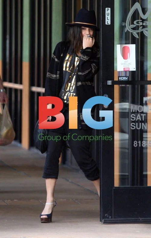 Vanessa Hudgens Leaving Beauty Salon