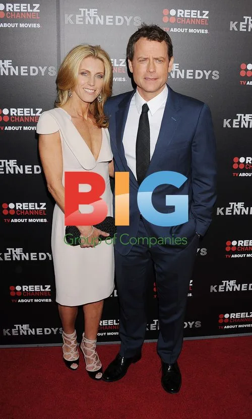 Greg Kinnear and wife at "The Kennedys" premiere