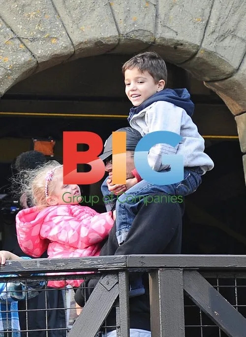 Peter Andre with Kids at Chessington