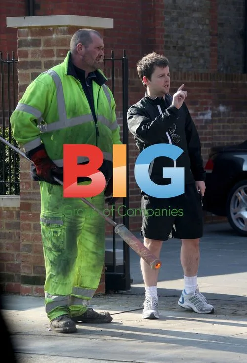 Declan Donnelly Supervises Home Renovation
