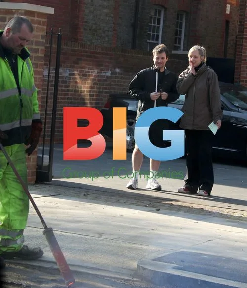 Declan Donnelly Supervises Line Removal