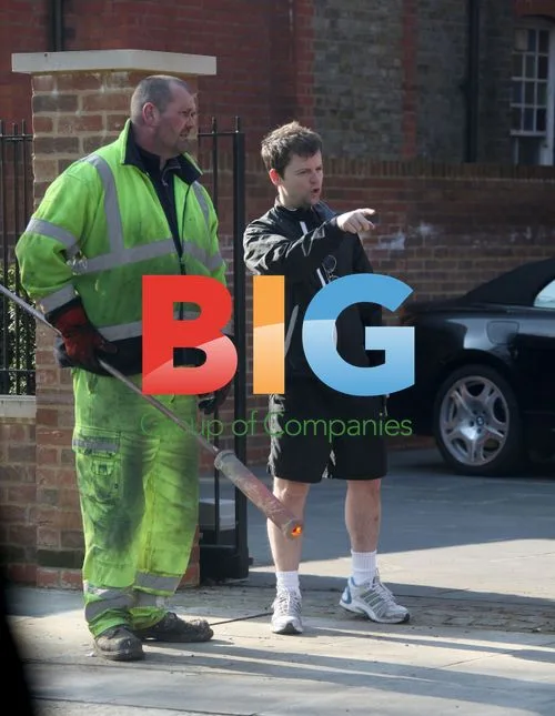 TV Presenter Declan Donnelly Oversees Line Removal