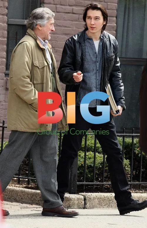 Robert De Niro and Paul Dano on Queens set
