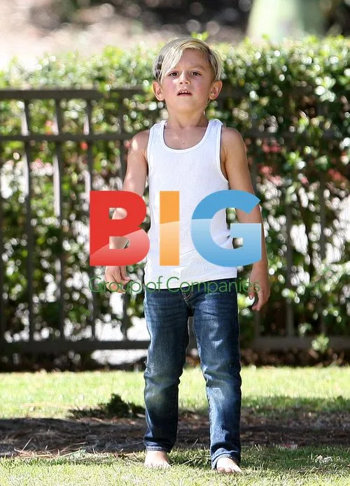 Gavin Rossdale and son Kingston at park