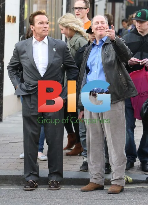 Schwarzenegger Window Shopping in London