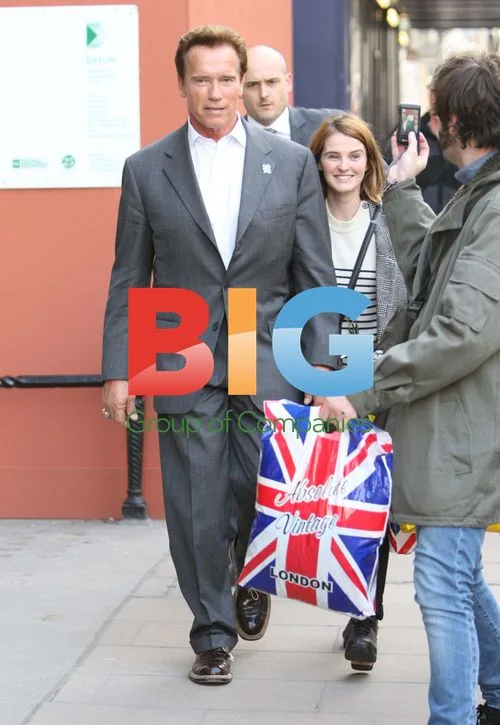 Schwarzenegger Window Shopping in London