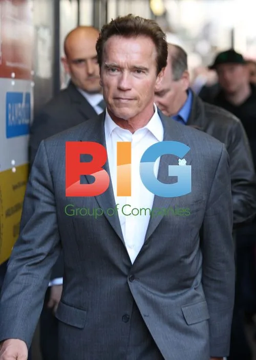 Arnold Schwarzenegger Window Shopping in London