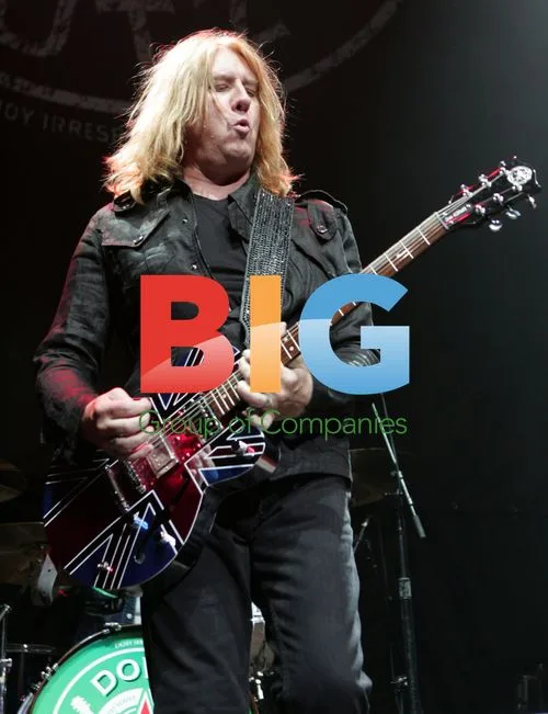 Joe Elliott's Down 'n' Outs Perform at NIA