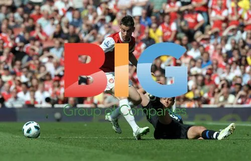 Javier Hernandez and Laurent Koscielny