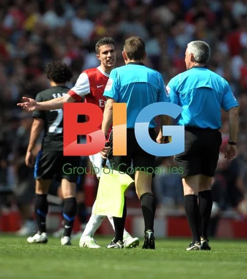 Robin Van Persie Protests Penalty Decision